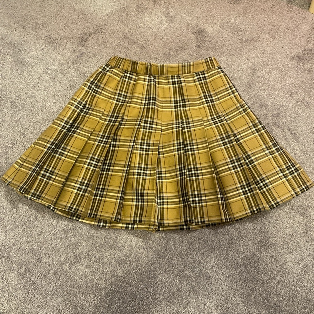 Pleated skirt